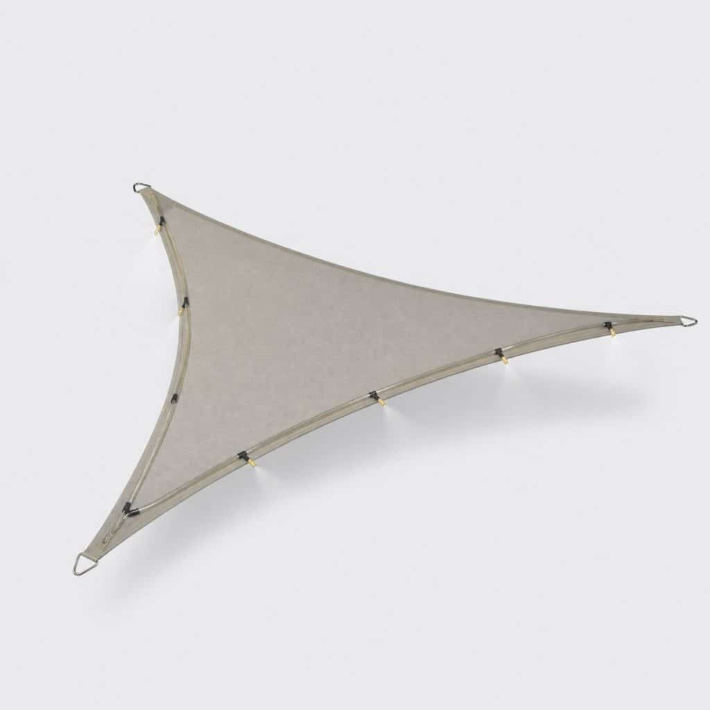 Toile d'ombrage triangle avec brumisation intégrée